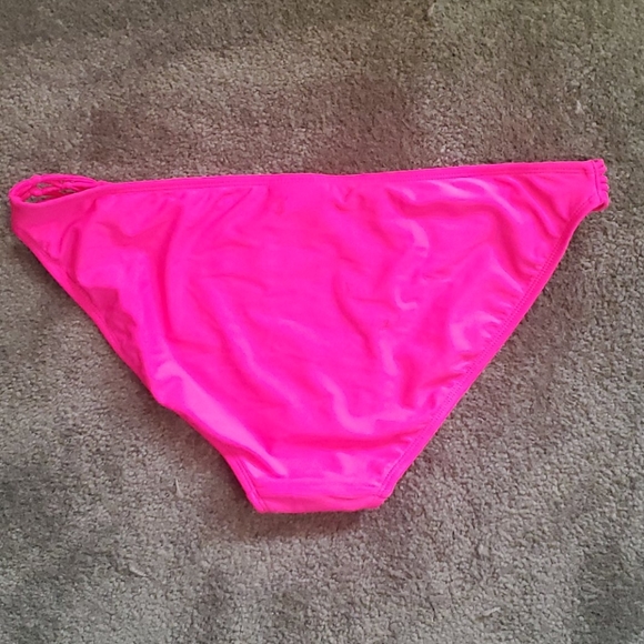 Bikini Botton - Picture 2 of 4